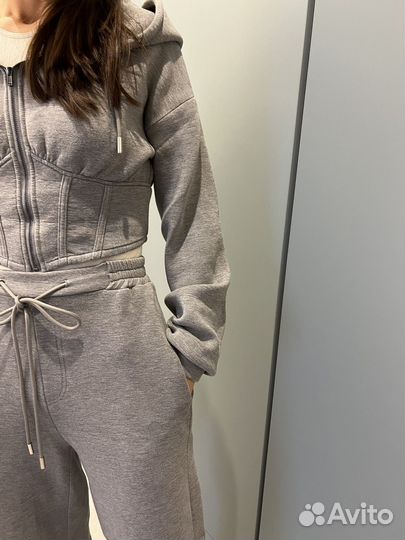 Спортивный костюм женский