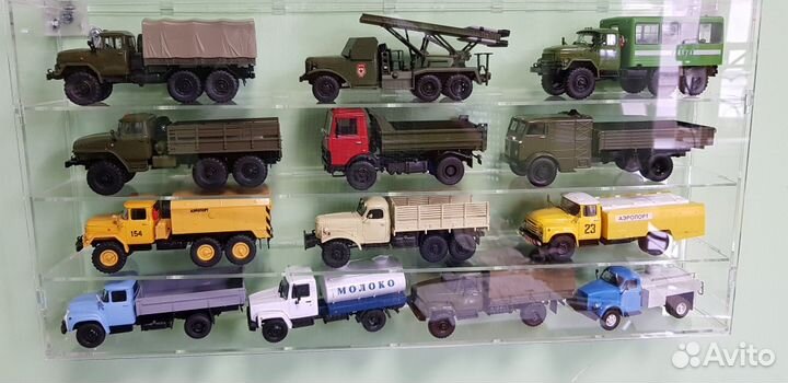 Стеллажи из оргстекла сборные прозрачные с дверкой