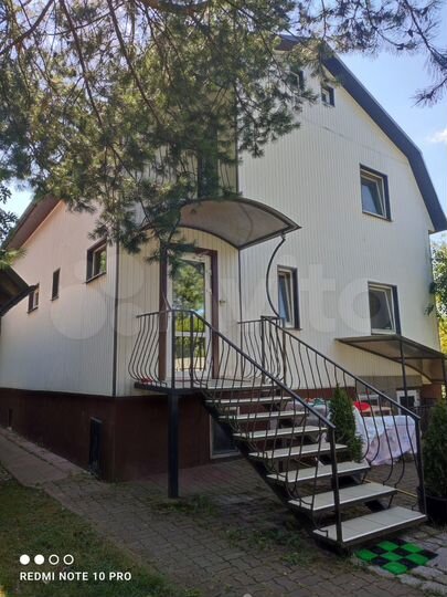 Дом 210 м² на участке 5 сот.