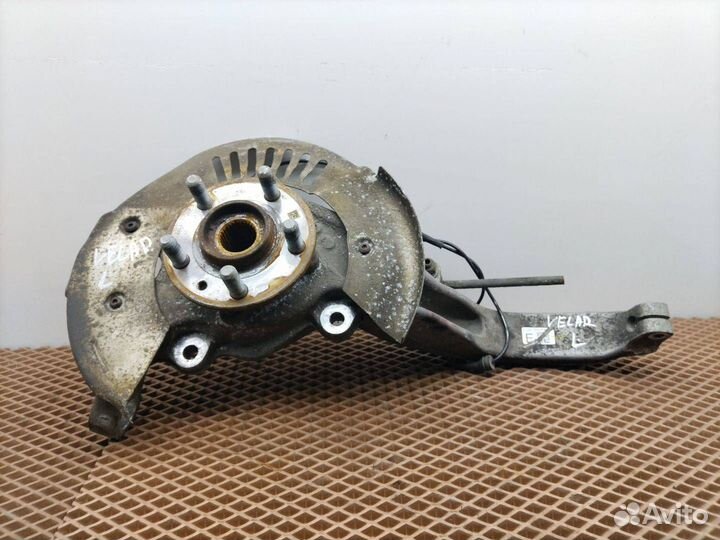 Кулак передний левый Jaguar F-Pace L560 2018