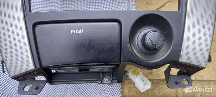 Накладка центральной консоли Hyundai Tucson 1