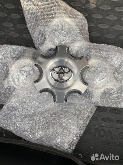 Колпачки на литые диски toyota