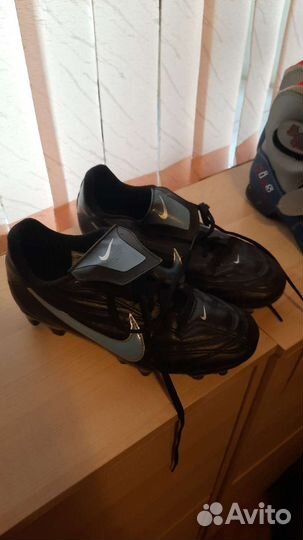 Футбольные бутсы, шиповки