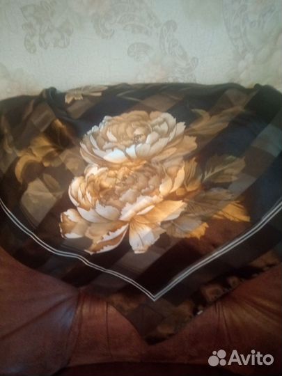 Женские шарфы и платки