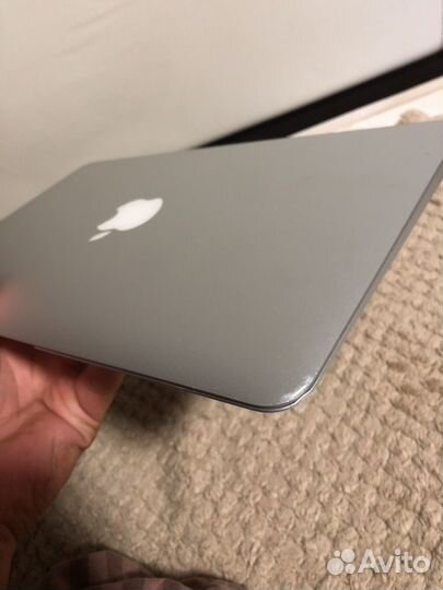 Apple macbook air 11 2010