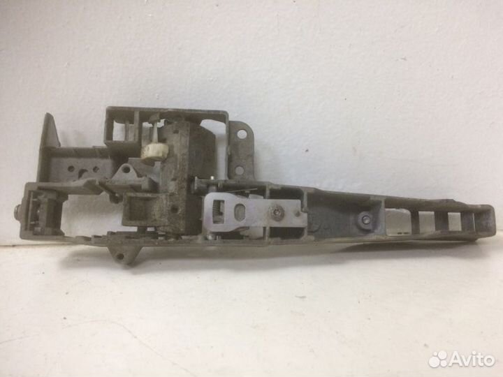 Кронштейн передний левый Citroen C4 2004