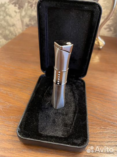 Зажигалка газовая