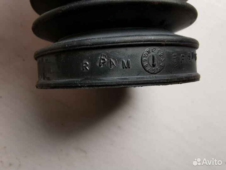 Пыльник рулевой рейки правый Audi