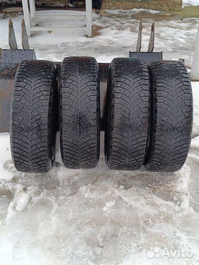 Michelin X-Ice North 4 215/65 R16 102T