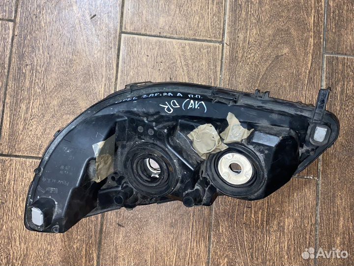 Фара Opel Zafira а