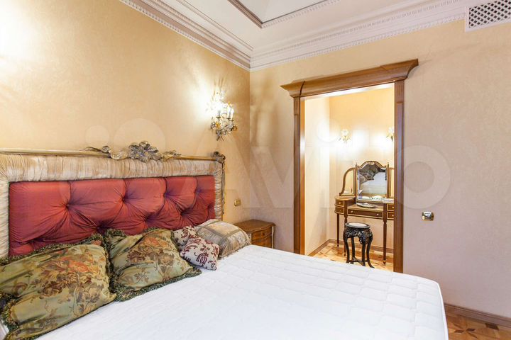 6-к. квартира, 260 м², 8/11 эт.