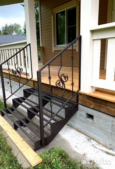 Лестница из листового металла