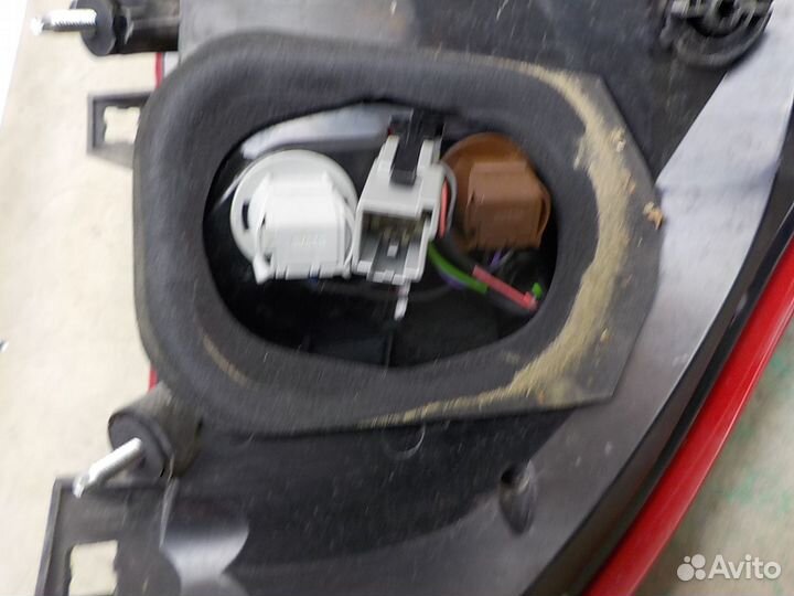 Фонарь задний левый Volvo XC60 2008