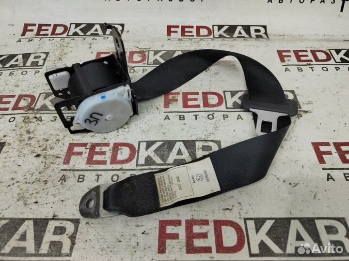 Ремень безопасности задний правый Toyota Corolla