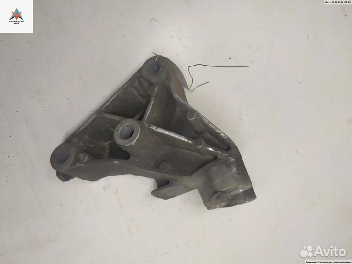 Кронштейн кпп Opel Vectra B 1997 90496729