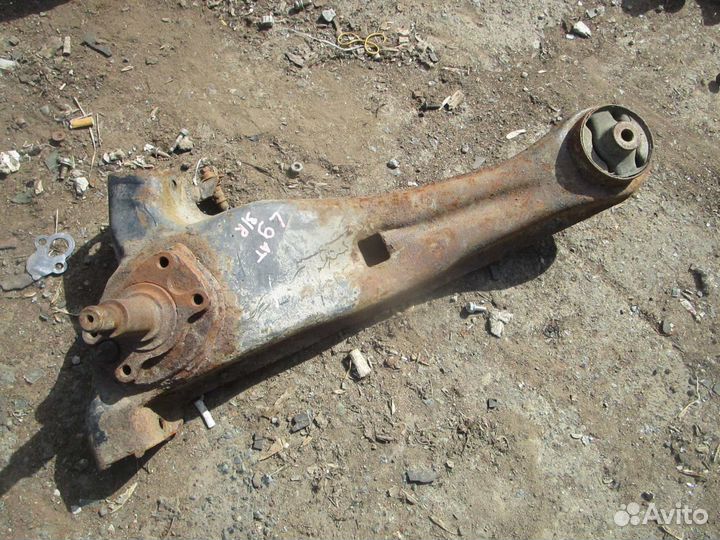 Рычаг задний правый Mitsubishi Lancer 9