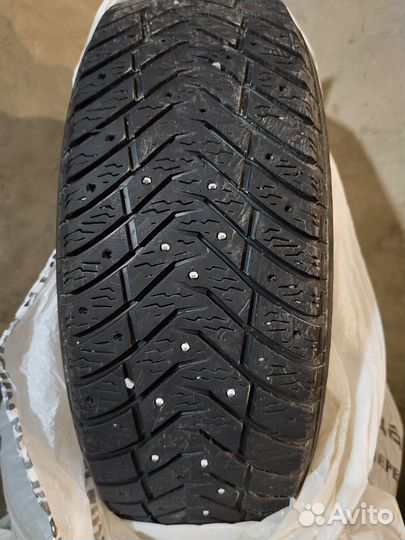 Yokohama Ice Guard IG65 215/60 R17 30L