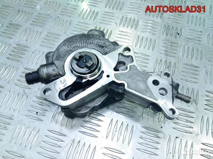 Насос вакуумный VW Passat B6 038145209K