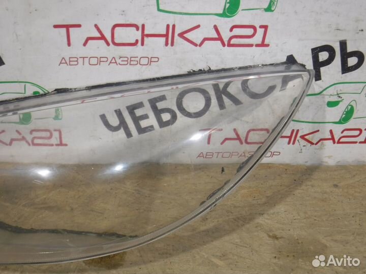 Стекло левой фары Ford Focus 3 (2015-2019)