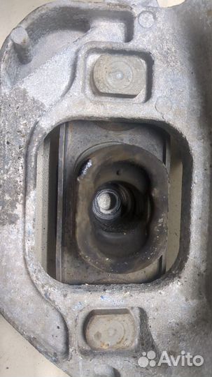 Подушка крепления кпп Renault Megane 4, 2017