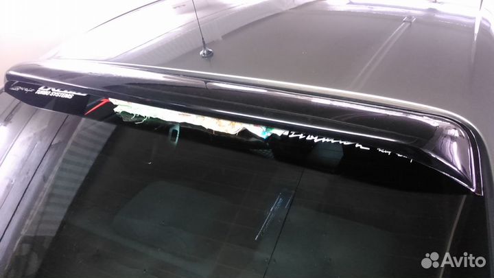 Козырёк заднего стекла