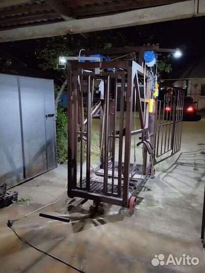 Станок для обрезки копыт крс