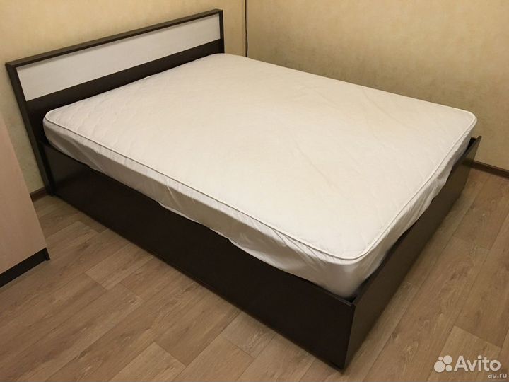 Кровать двуспальная с ящиками