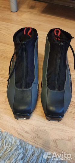 Лыжные ботинки fischer+крепление