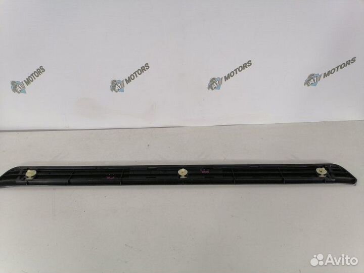 Накладка на порог передняя правая Toyota Crown