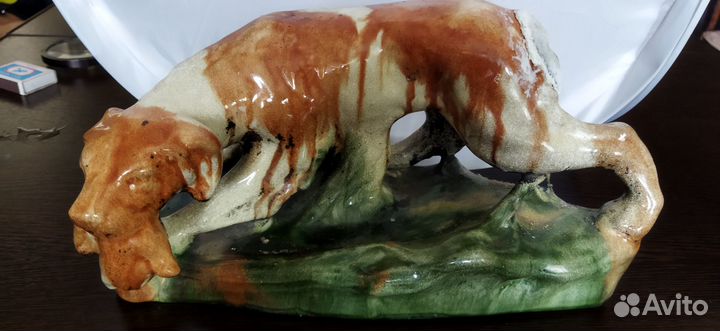 Статуэтка собака