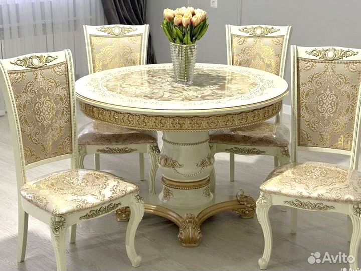 Столы и стулья