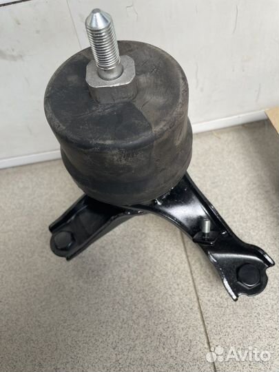 Подушка двигателя Toyota,Lexus