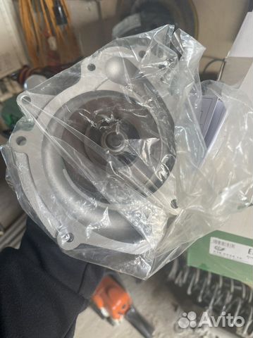 Продам помпу на мерседес