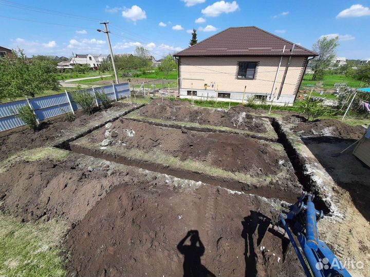 Мини-экскаватор