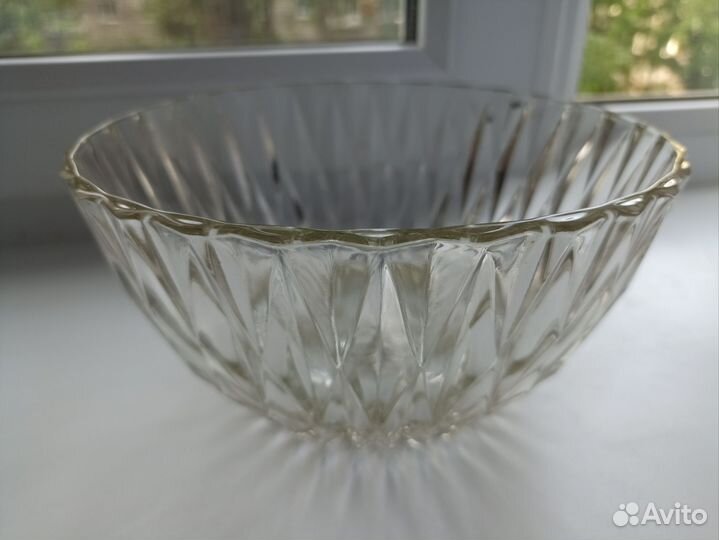 Штофы и графины СССР, блюдо хрустальное, стаканы