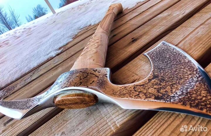 Топор Шершень