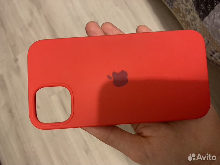 Чехол на iPhone 13