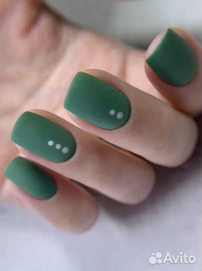 Маникюр (педикюр) на Коломенской