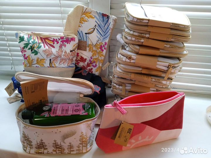 Ив Роше,Несессеры, косметички разные