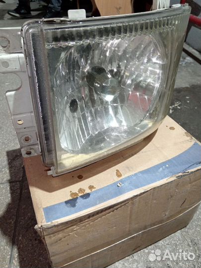 Фара передняя lsuzu elf