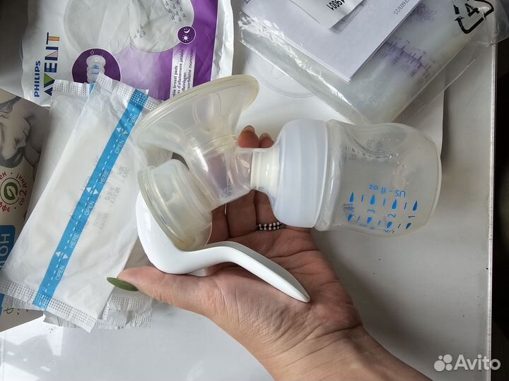 Молокоотсос avent ручной + вкладыши + бутылочка