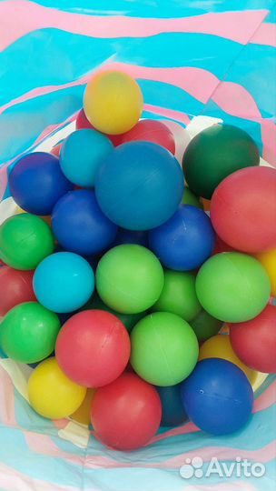 Сухой бассейн с шариками
