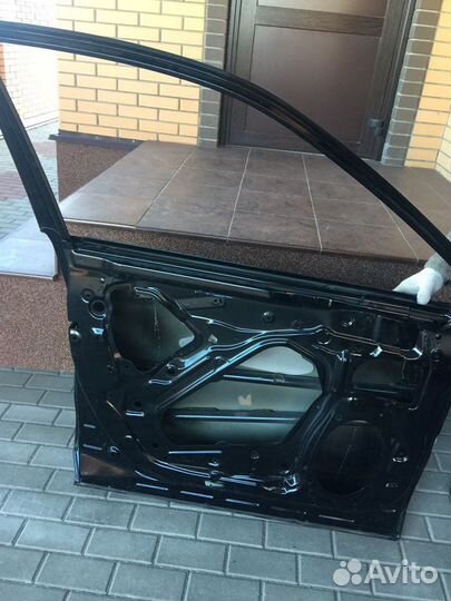 Продается дверь к автомобилю Субару Форрестер