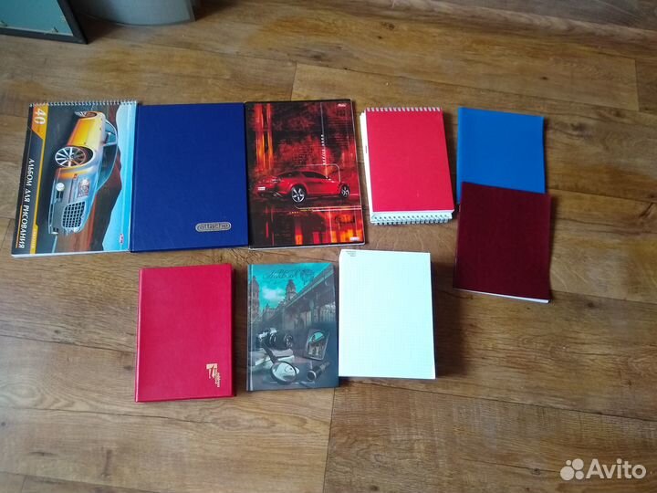 Блокноты ежедневники альбомы тетради