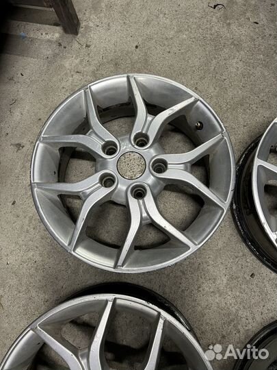 Стильные Литые диски Kia 5x114.3 Цо 67.1 R15 Ровны