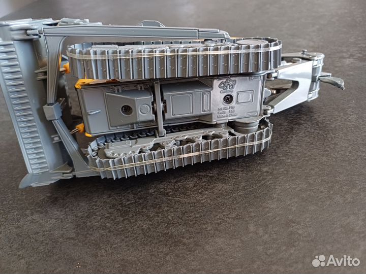 Моделька бульдозер liebherr 764