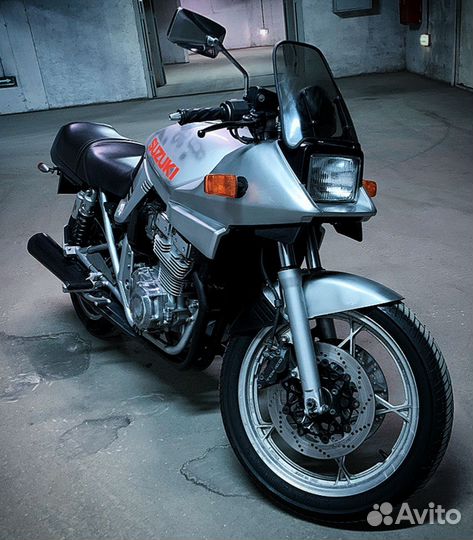 Suzuki GSX 400 S Katana