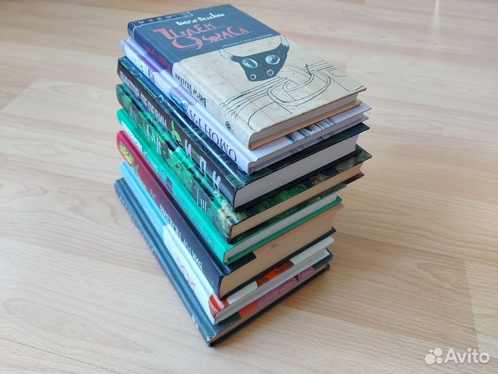 Семь книг Виктора Пелевина + книга о нем