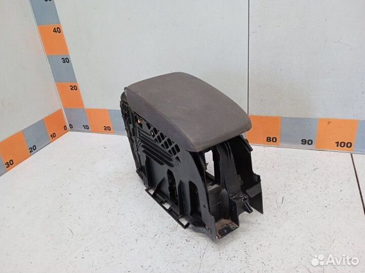 Подлокотник Volkswagen Jetta 5 1.6 2009