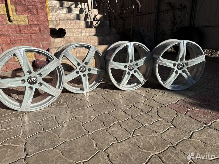 Продам литые диски r16